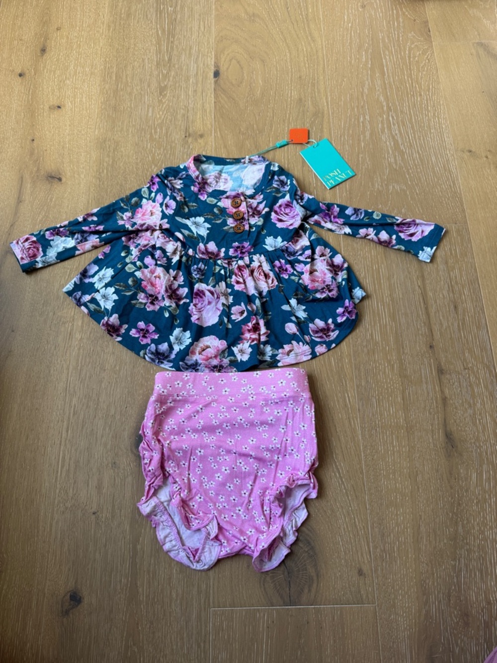 12-18 month. Posh peanut. NWT Floral  Top & Pink Bloomers Set -